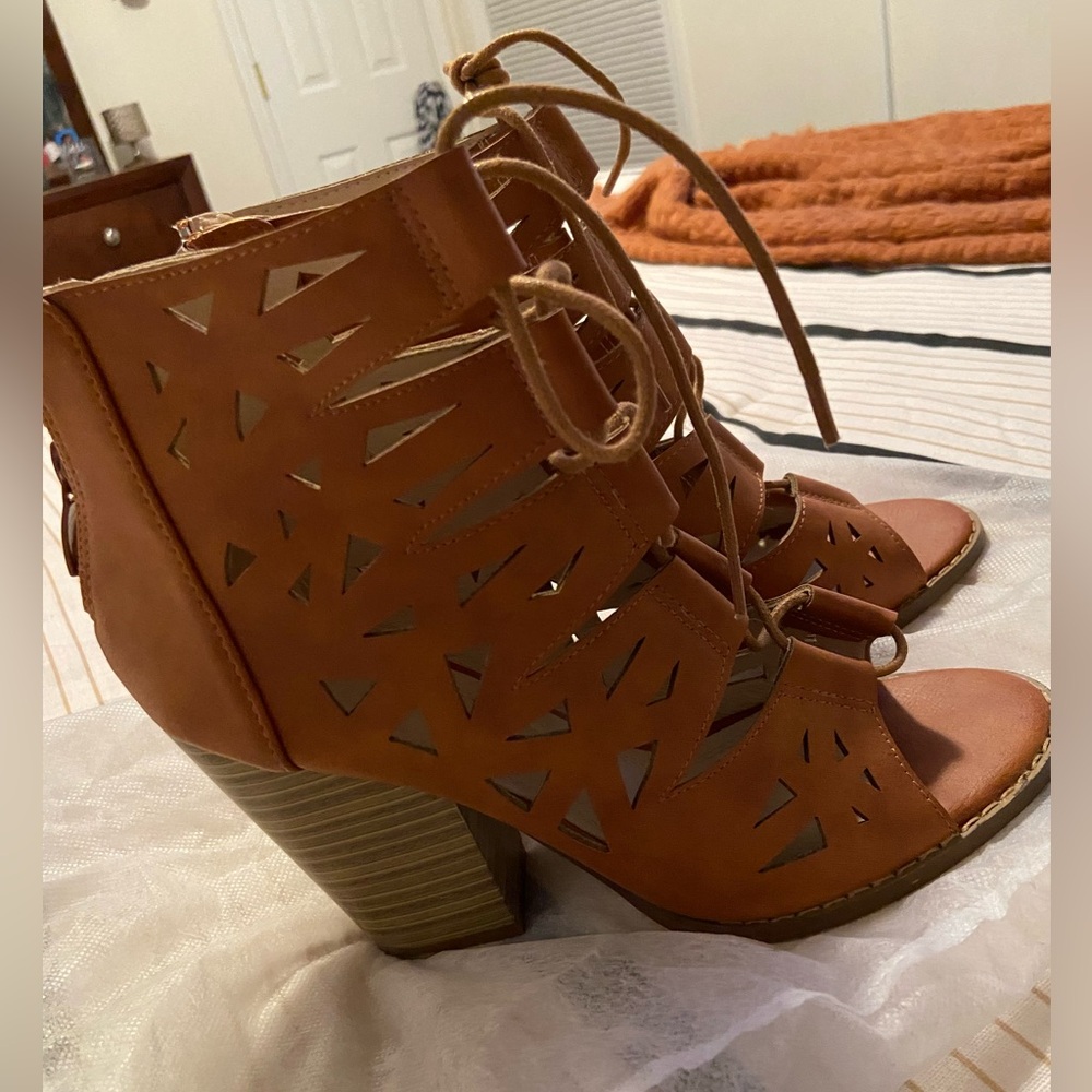 Open toe high heal boot/sandals